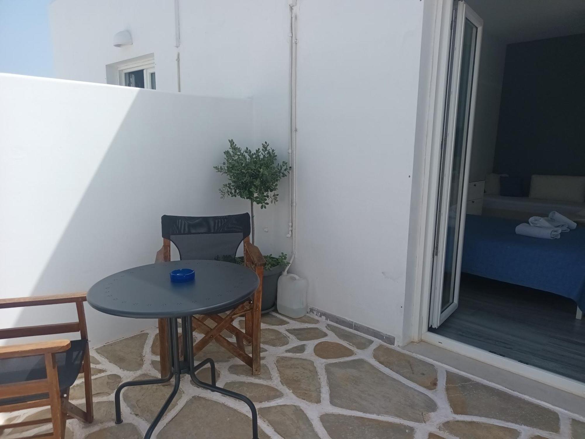 Athina'S Blue Studios Náousa Exterior foto