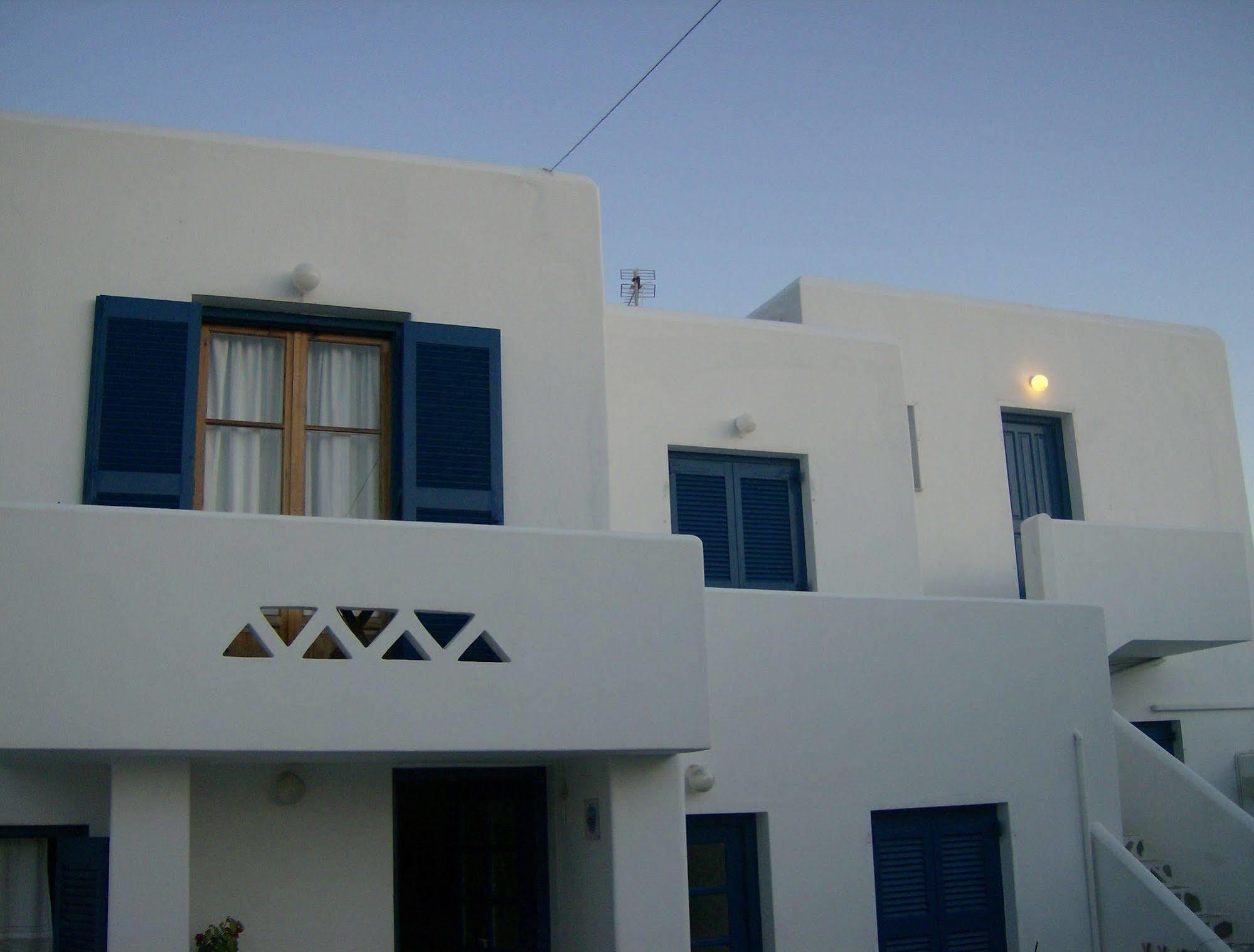Athina'S Blue Studios Náousa Exterior foto
